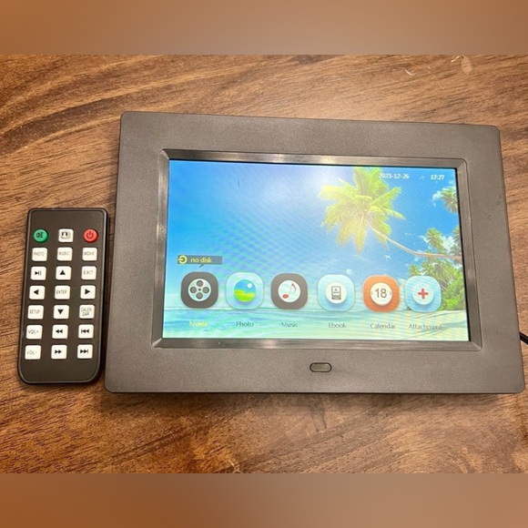 7 inch digital photo frame - Picture 1 of 5